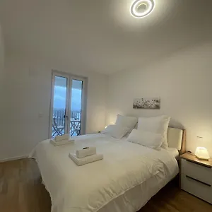  Apartment Luxurious And Stylish At Ber Airport